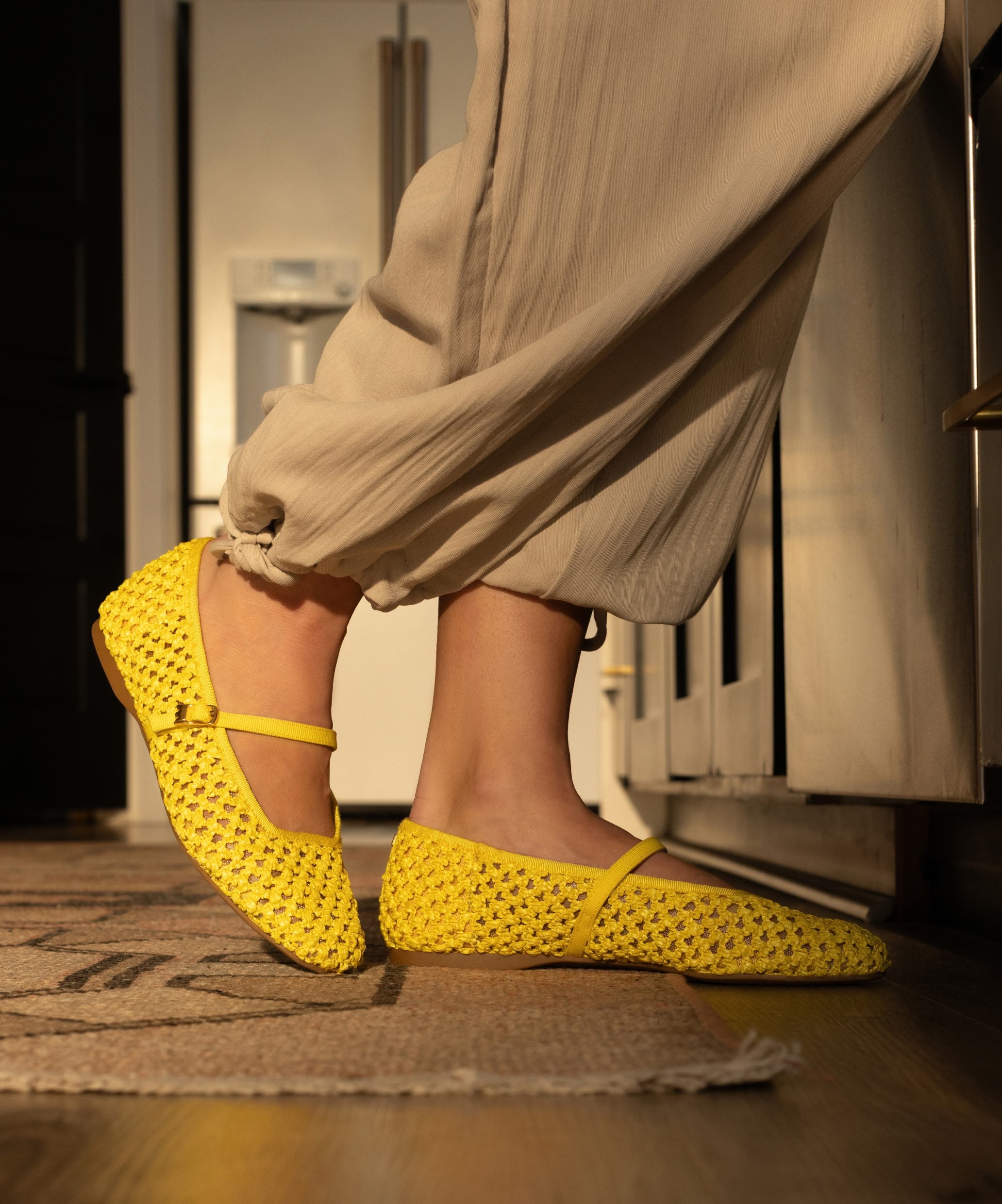 HummingbirdMJ_SunflowerRaffia_PDP_5x6_ShoeOnFoot.jpg