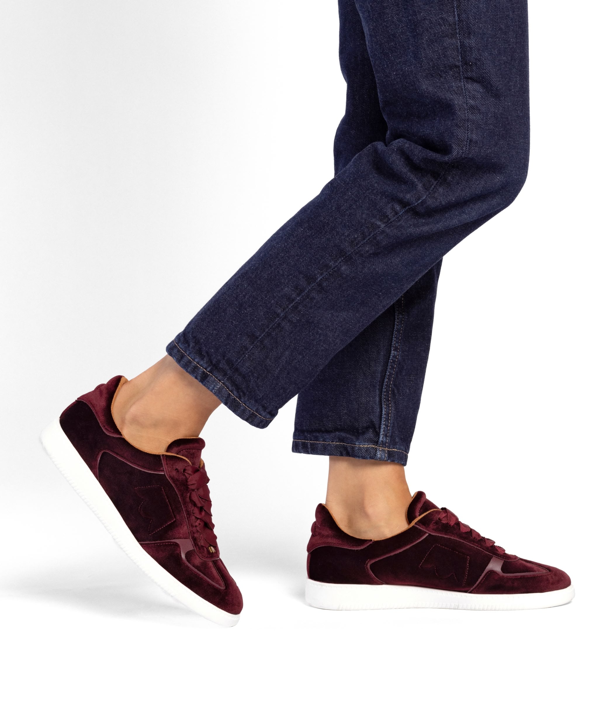 Jay_Burgundy_PDP_5x6_ShoeOnFoot.jpg